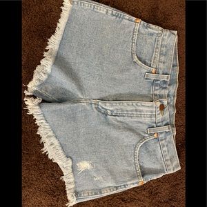 Women’s light denim Wrangler jean shorts (26). Never worn.